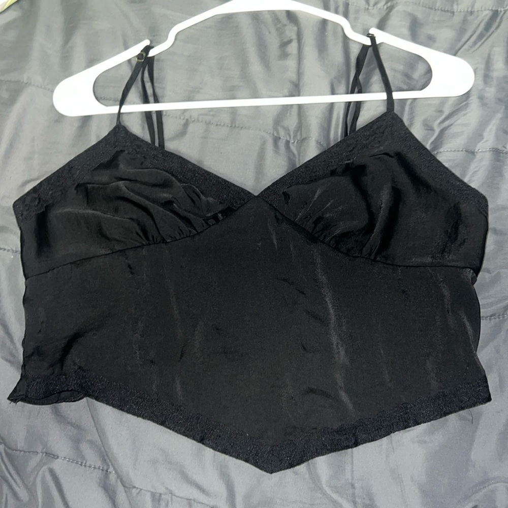 Selling a black going out top, size xl, brand is wild fable